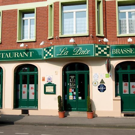 Hotel De La Paix Албер Екстериор снимка