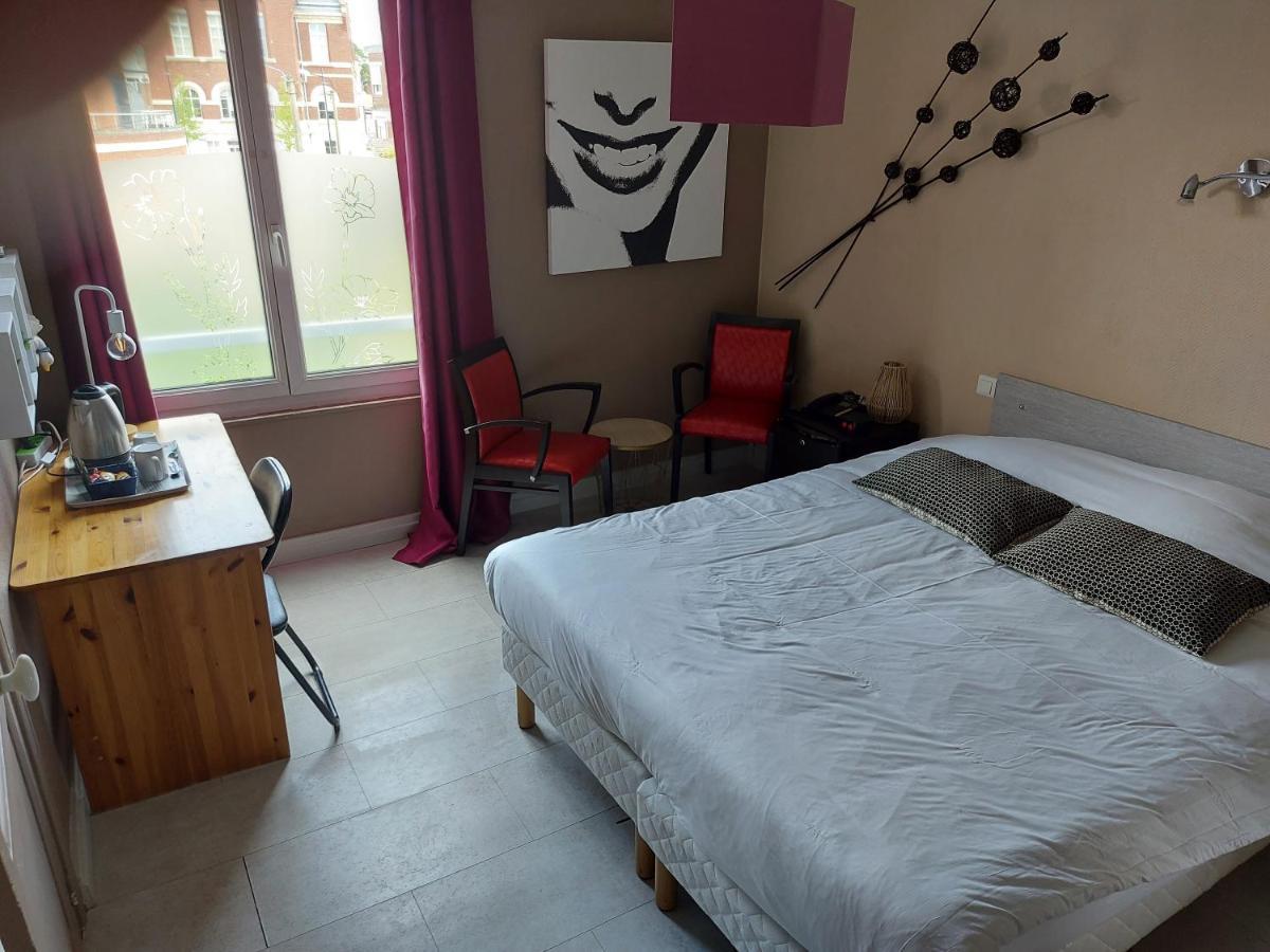 Hotel De La Paix Албер Екстериор снимка