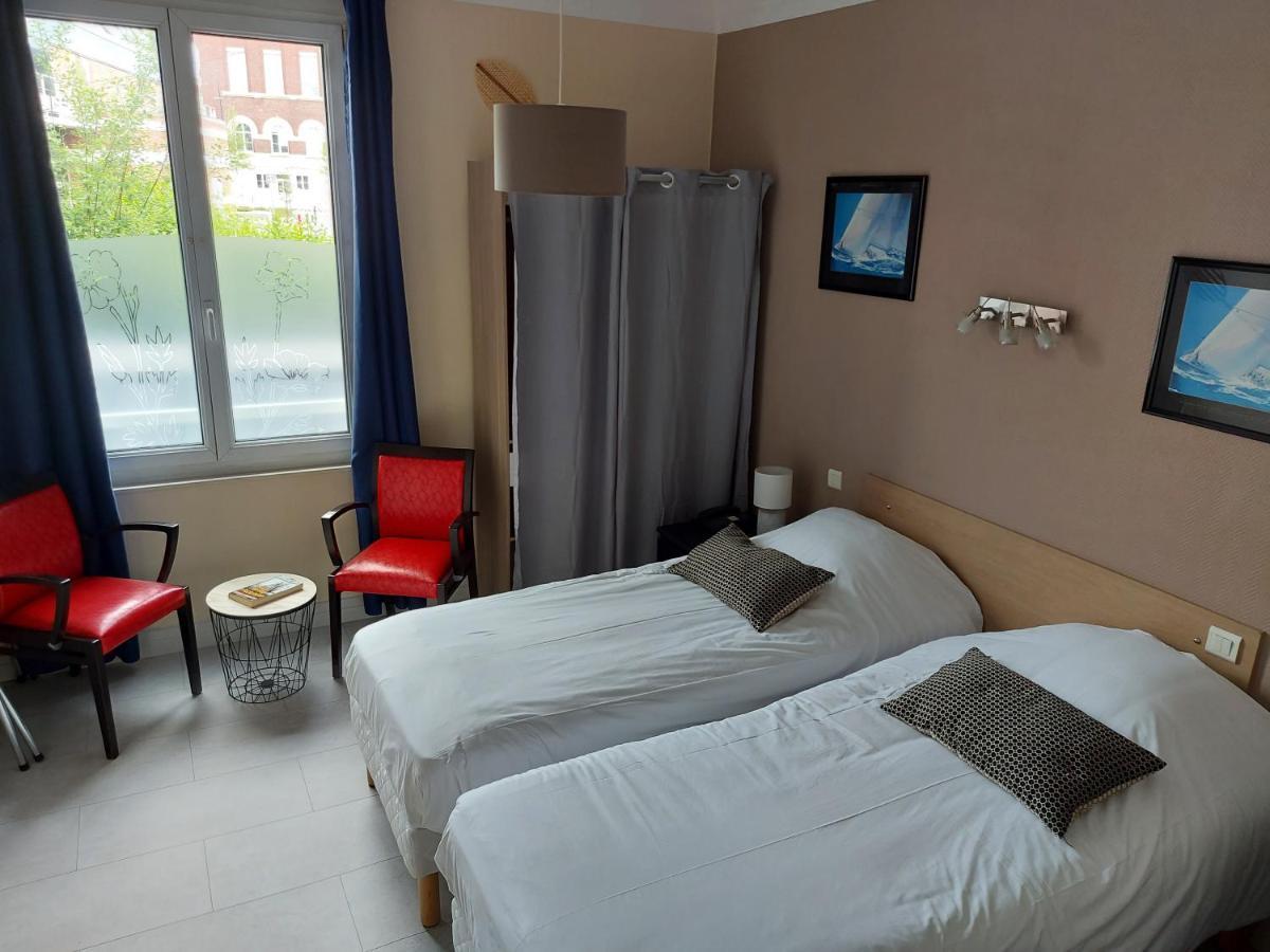 Hotel De La Paix Албер Екстериор снимка