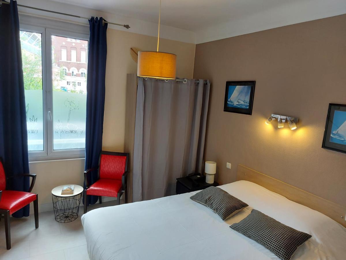 Hotel De La Paix Албер Екстериор снимка