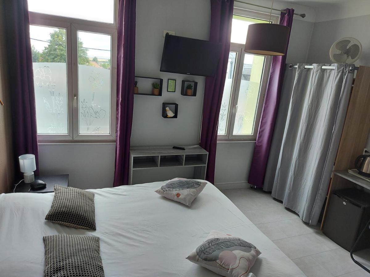 Hotel De La Paix Албер Екстериор снимка
