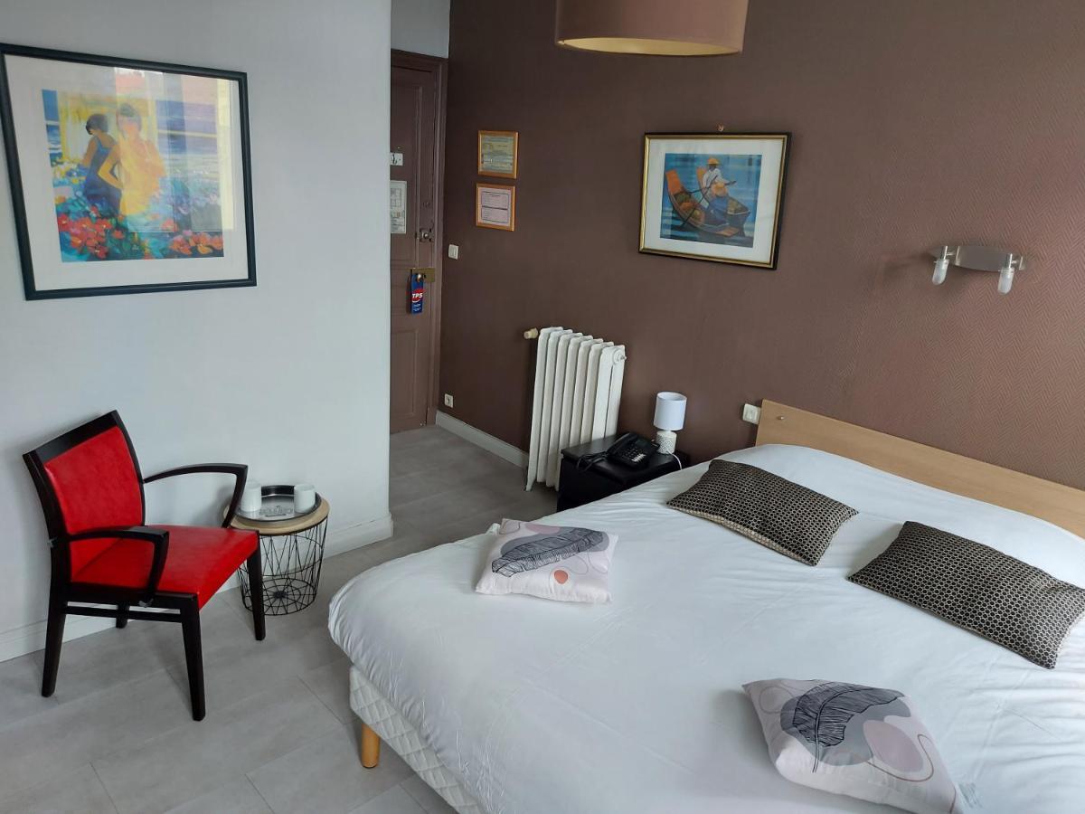 Hotel De La Paix Албер Екстериор снимка