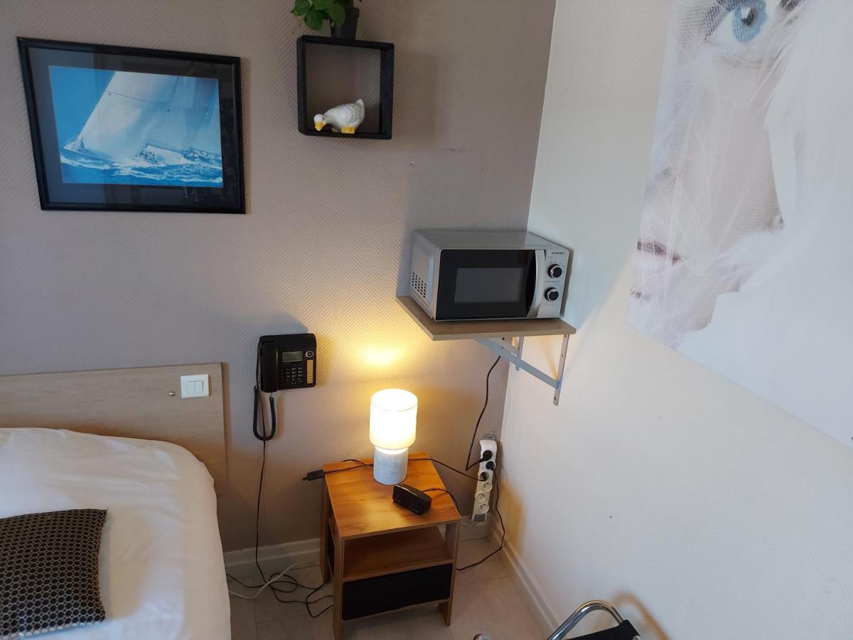 Hotel De La Paix Албер Екстериор снимка