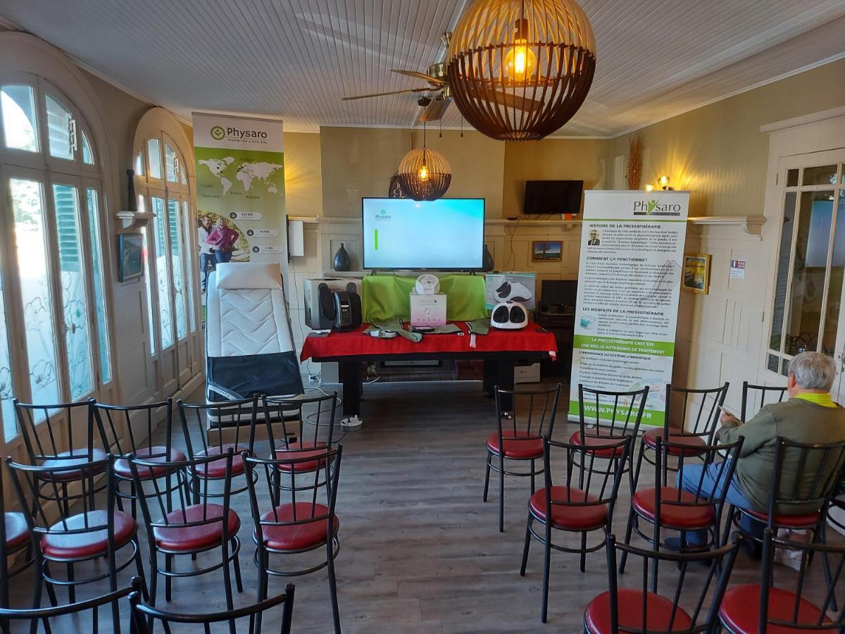Hotel De La Paix Албер Екстериор снимка