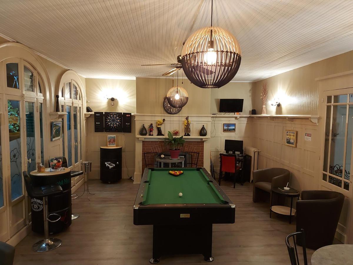 Hotel De La Paix Албер Екстериор снимка