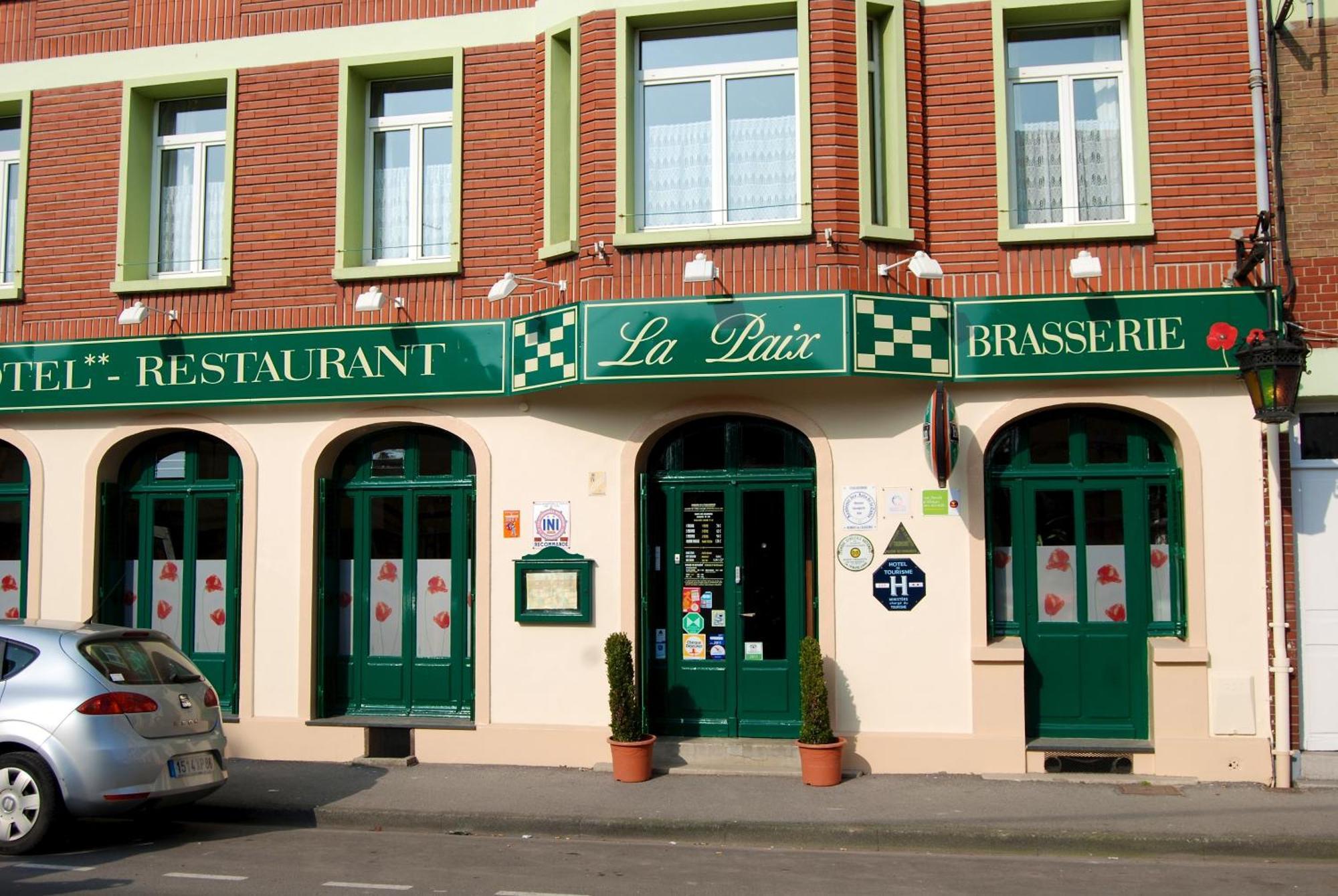 Hotel De La Paix Албер Екстериор снимка