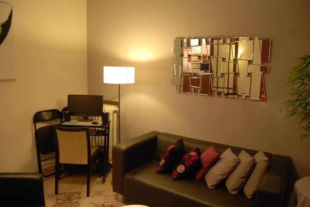 Hotel De La Paix Албер Екстериор снимка